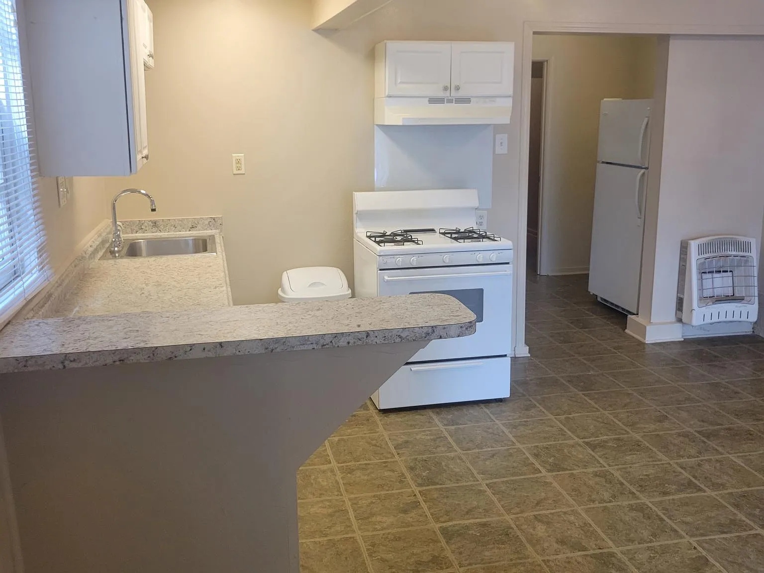 1 bed, 800 sqft, $850 — Photo 4