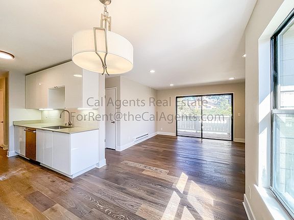 4th image of 222 Shoreline Ct
