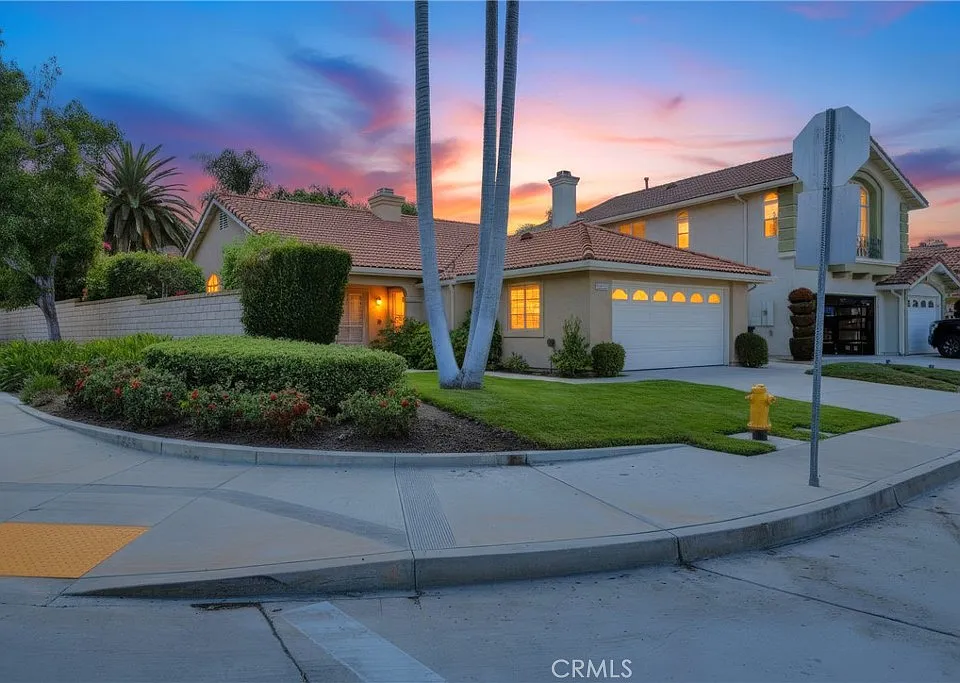 24592 Mando Dr