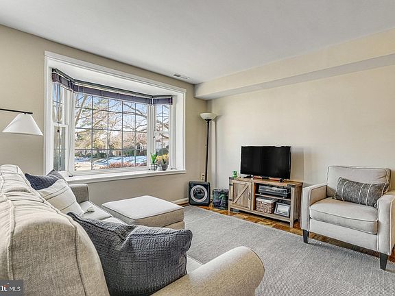 5th image of 3918 Keller Ave