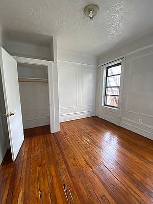 5th image of 19 E 128th St APT 6