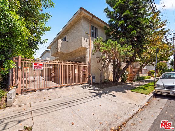 4th image of 8005 Waring Ave