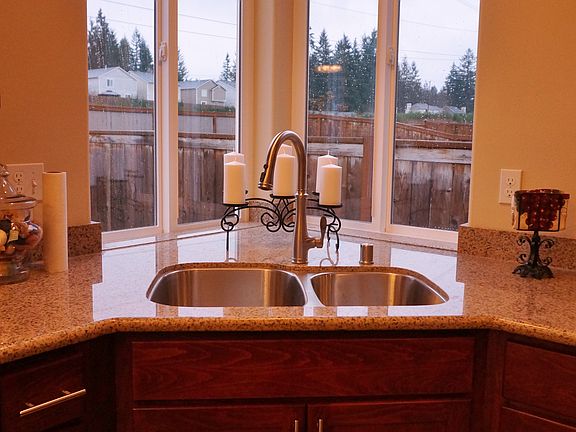 Sink with view & plant area