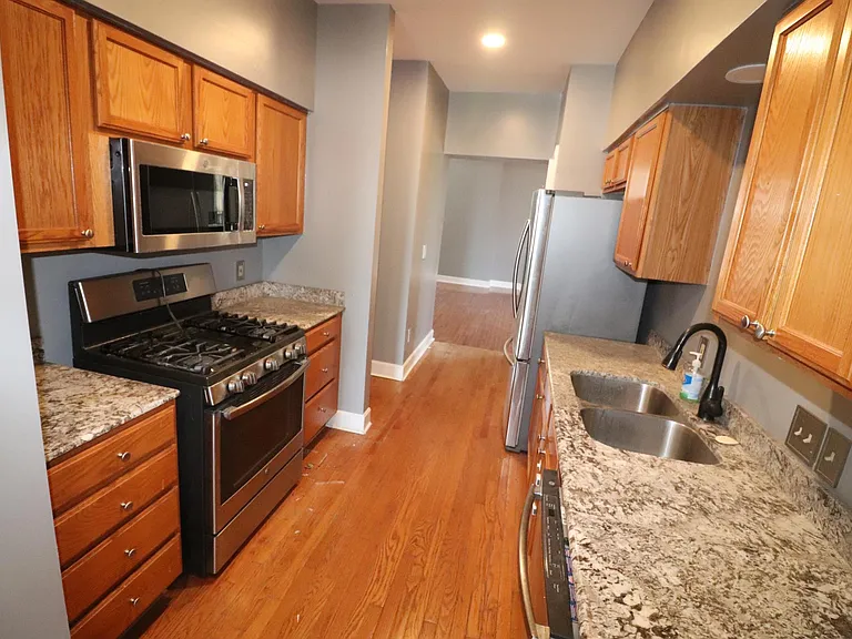 850 Lincoln Ave #2 — Photo 9