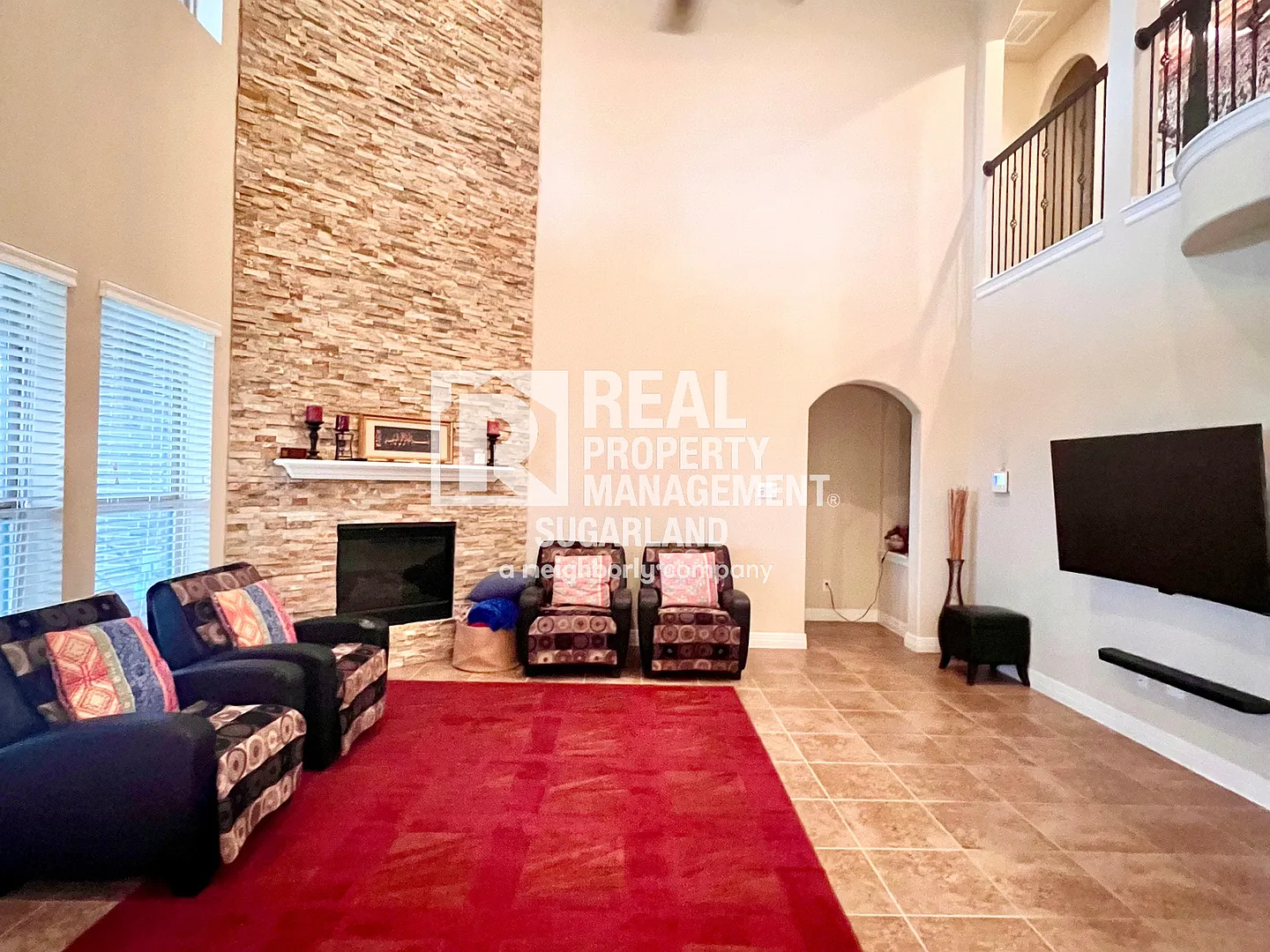 Stunning 5-Bedroom, 4.5-Bath Home for Rent in Richmond, TX — Photo 4