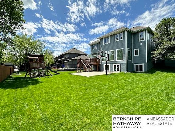4th image of 5513 N 163rd St