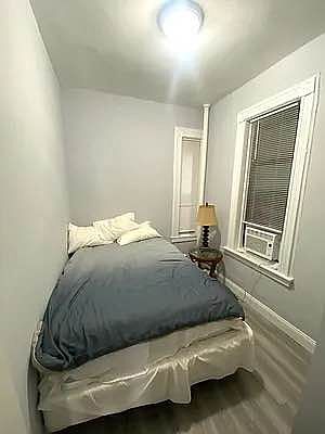 4th image of 17 Saint Marks Pl APT 2