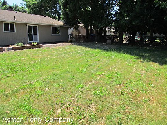 5th image of 1833 NE Kathryn St
