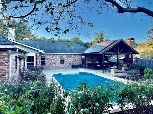 126 N Bend Dr, Pineville, LA 71360