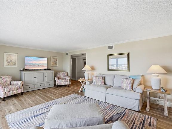 5th image of 3951 Gulf Shore BLVD N #700