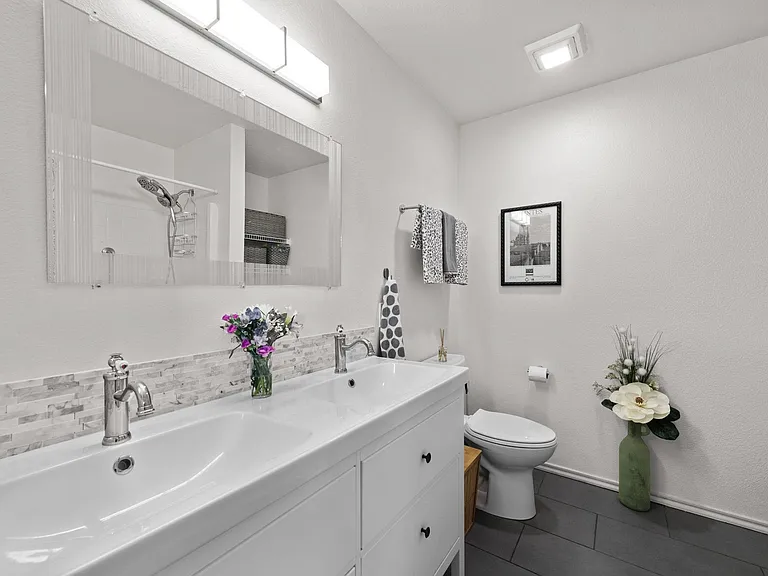 2731 Prairie Creek Dr — Photo 4