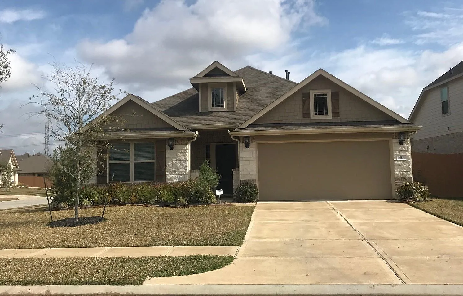 4 bed, 3.0 bath, 2414 sqft, $2,600 — Photo 1