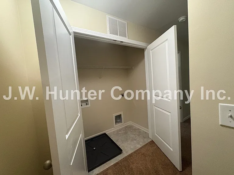 3556 Jetstream Dr NW — Photo 10