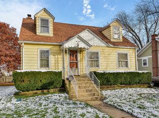 818 Bangs St, Aurora, IL 60505