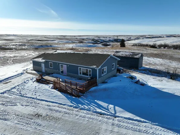 8011 51st St NW, Stanley, ND 58784