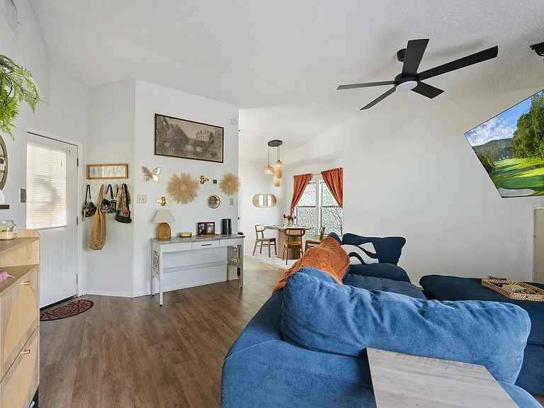 8317 Forest Ridge Dr — Photo 3