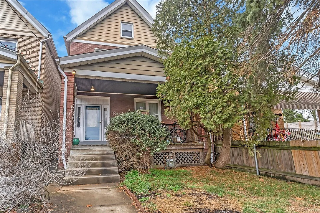 4208 Stanley St photo 1