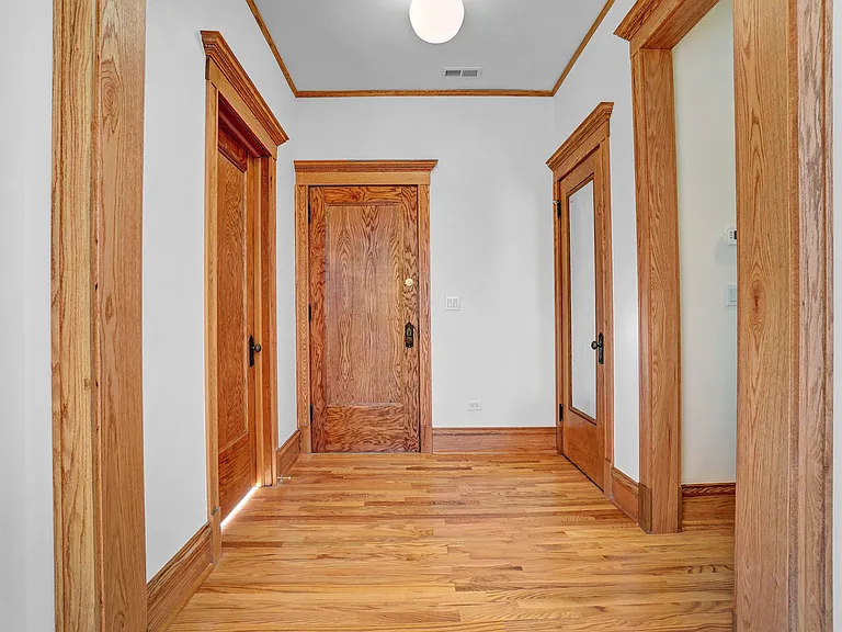 1233 N Hoyne Ave #3 — Photo 15