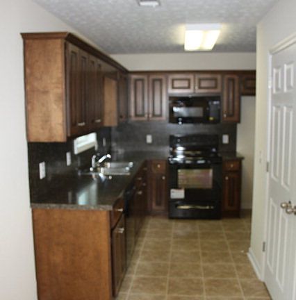 4th image of 345 Lee Road 201
