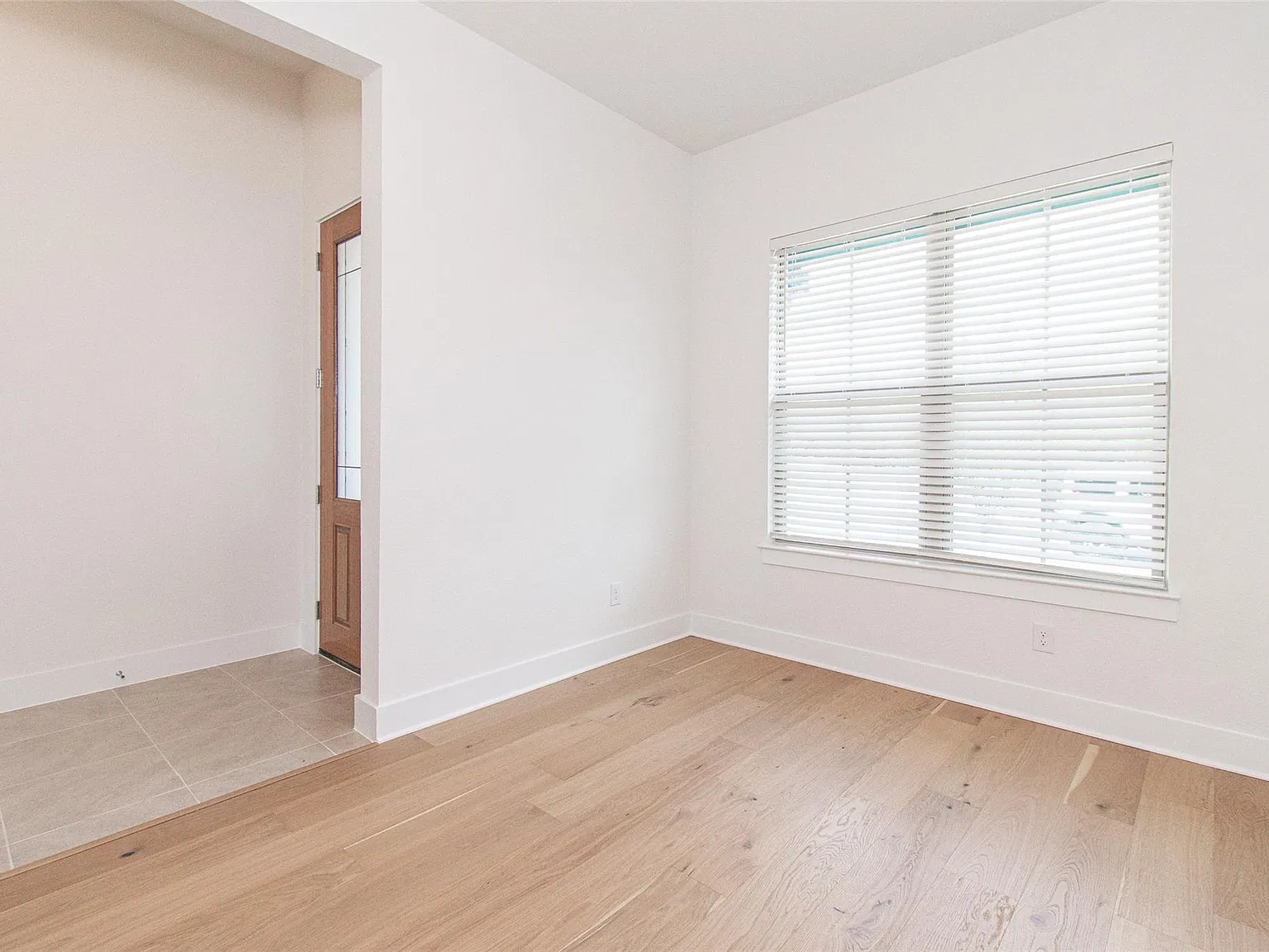 3 bed, 2.5 bath, 1803 sqft, $2,550 — Photo 2
