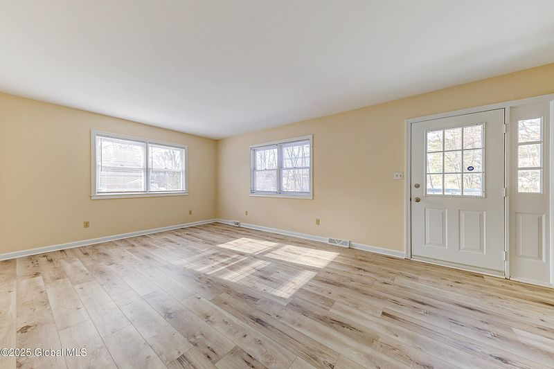 4th image of 125 N Amherst Avenue