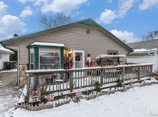 7866 Dudley St, Taylor, MI 48180