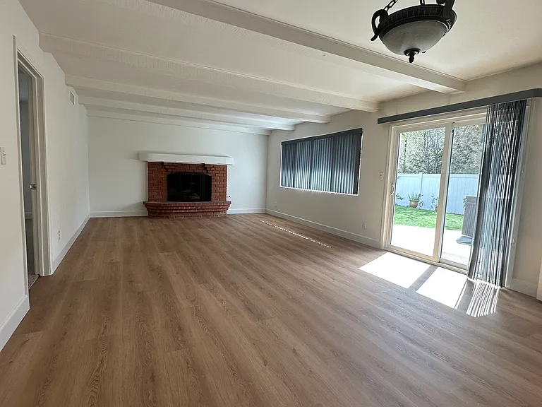 20428 Roslin Ave — Photo 18