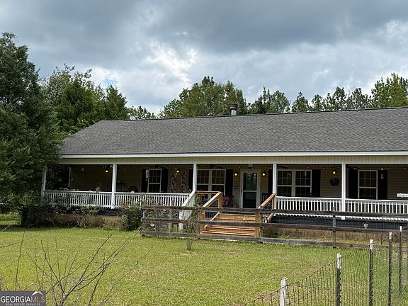 3rd image of 887 Orianna Rd