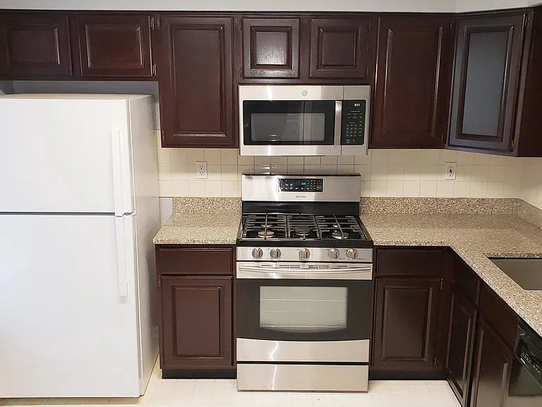 6 Halstead Pl — Photo 13
