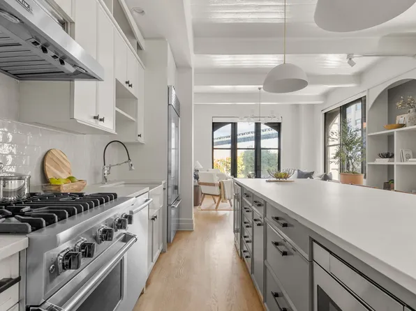 30 Main Street image 5 of 22