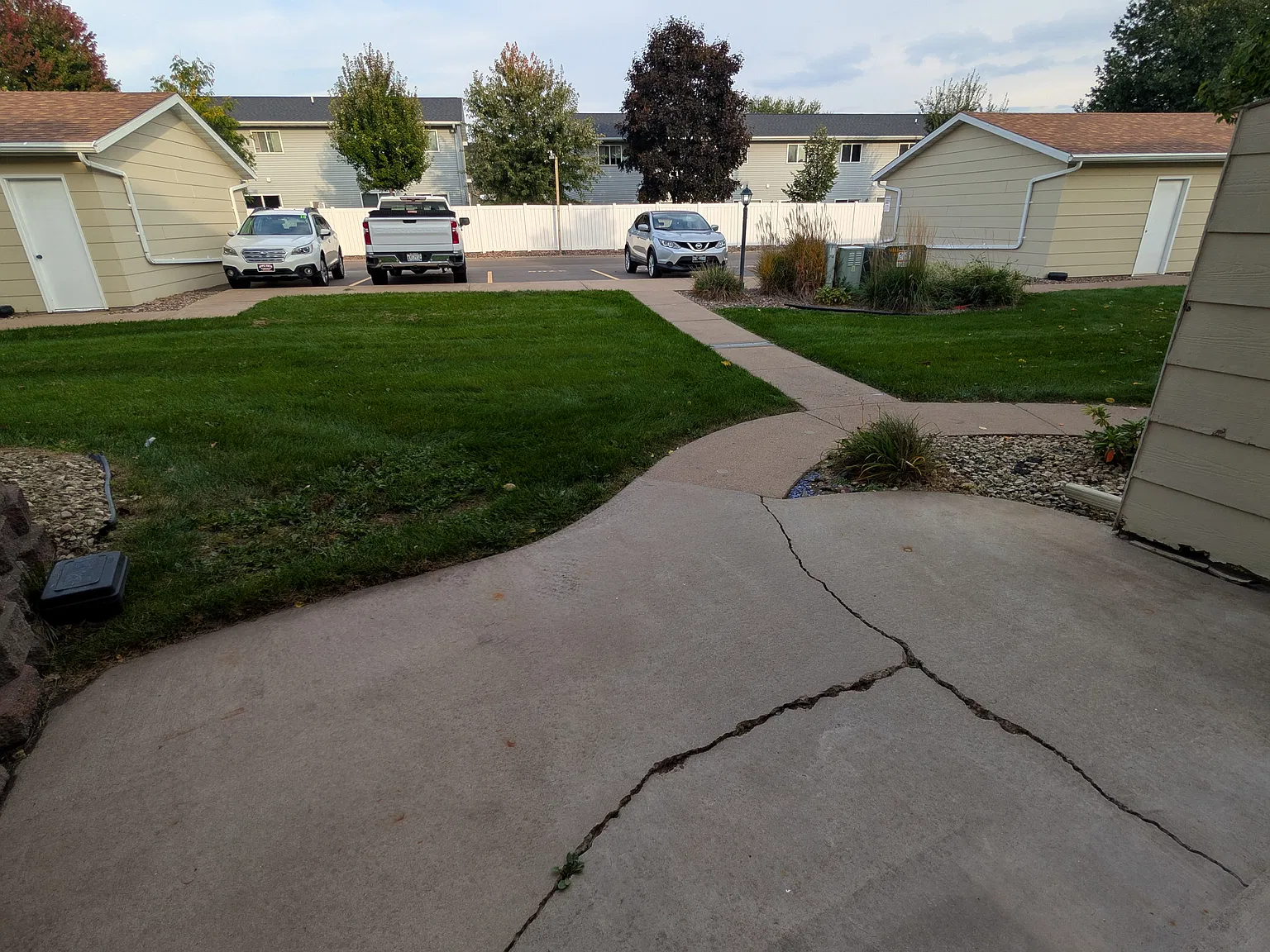 2 bed, 1.5 bath, $1,275 — Photo 3