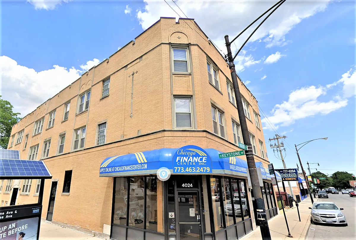 Building Photo - 4022 W Montrose Ave