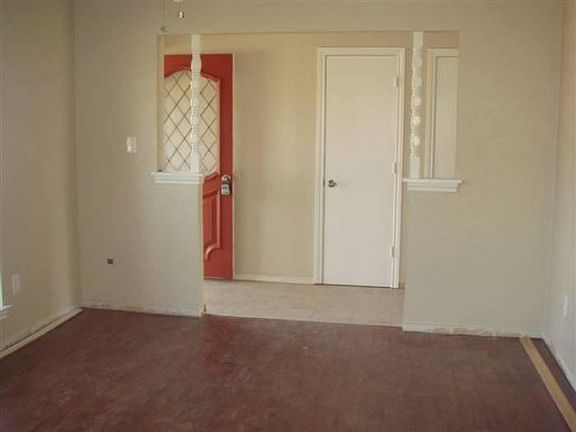4th image of 1602 Juniper Ln