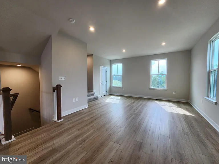 9400 Tanfield Dr — Photo 9