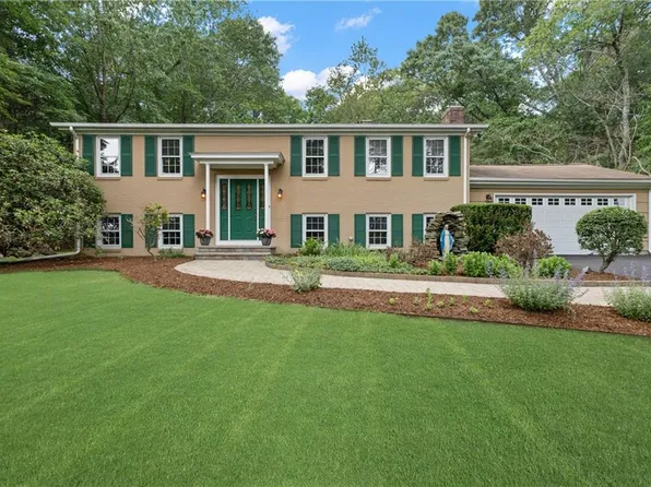 24 Whitman Dr, North Kingstown, RI 02852