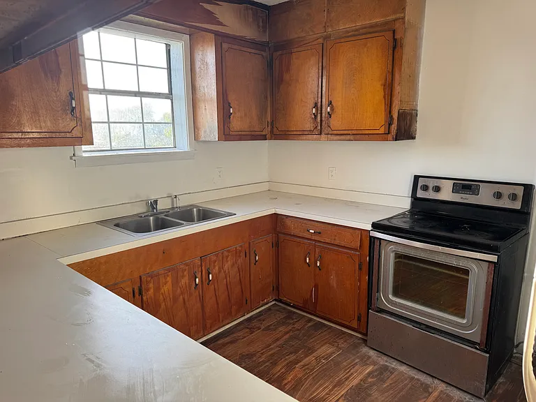 1215 W Magnolia St — Photo 5