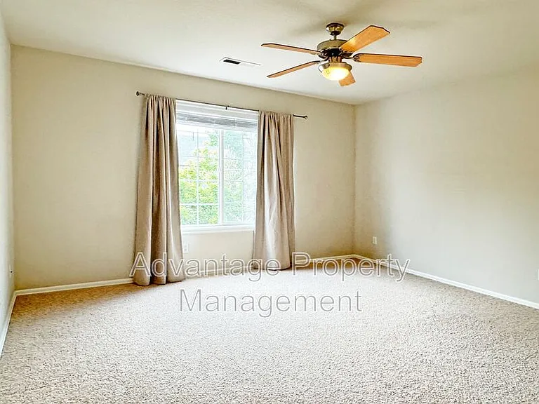 1235 SE Brookside Way — Photo 12