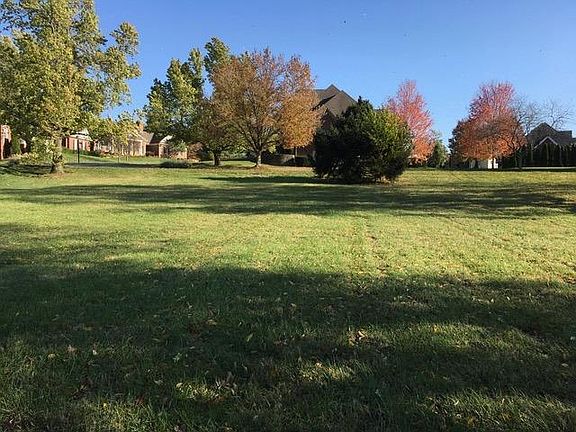4th image of 530 Country Ln