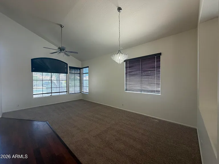908 N Gregory Pl — Photo 5