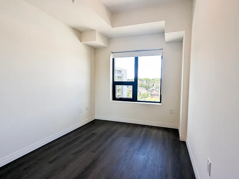 387 King St E #410 — Photo 7