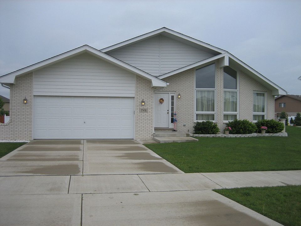 1st image of 7931 Brookside Glen Dr