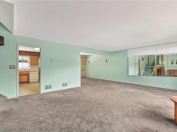 3rd image of 33 Maria Ln