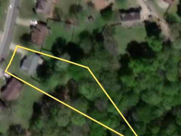 800 Leigh Ann Dr, Clarksville, TN 37042