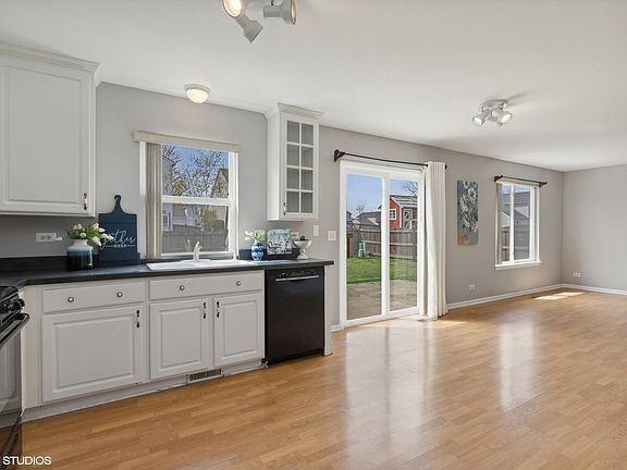 5th image of 249 E Camden Ln