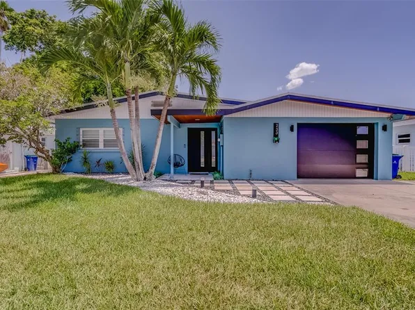 233 176th Terrace Dr E, Redington Shores, FL 33708