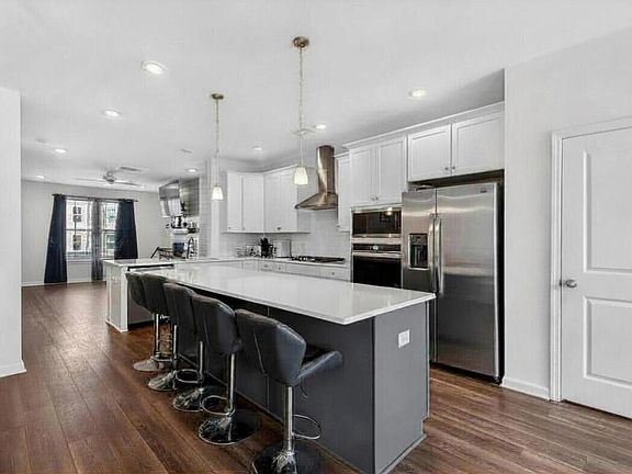 3rd image of 861 Recess Point Dr