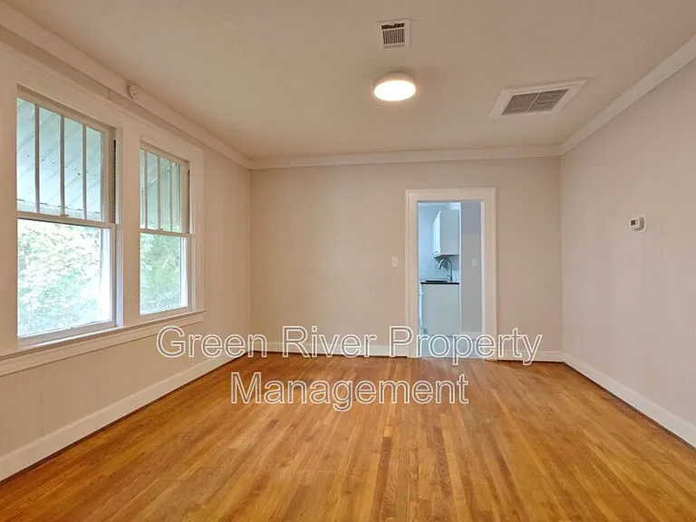 643 Linwood Ave — Photo 4