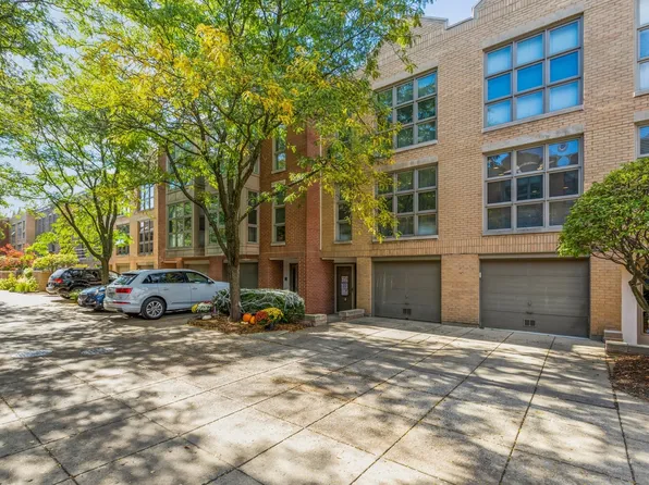 (undisclosed Address), Chicago, IL 60614