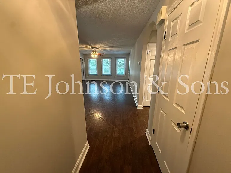1830 Camden Forest Dr — Photo 2