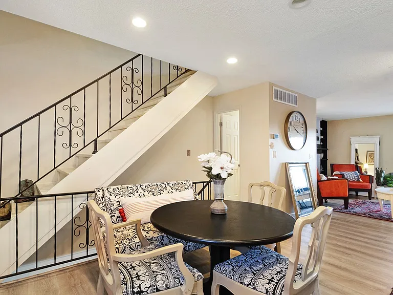 308 Twykingham Pl — Photo 13